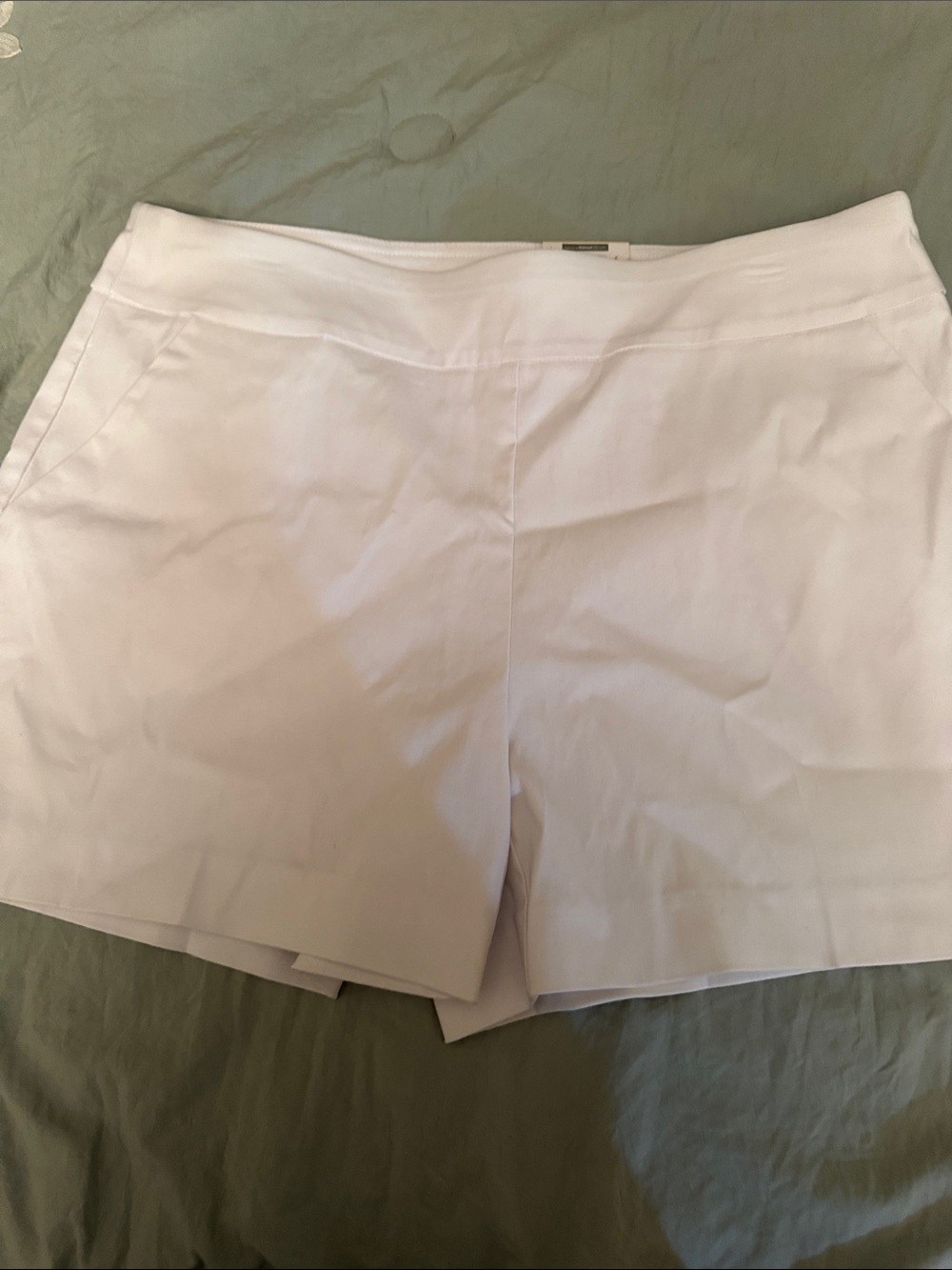 Time and Tru White Stretch Pull-On Shorts